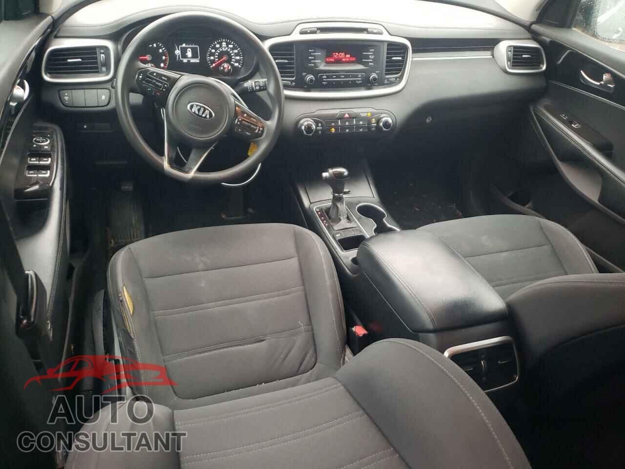 KIA SORENTO 2017 - 5XYPG4A33HG299564