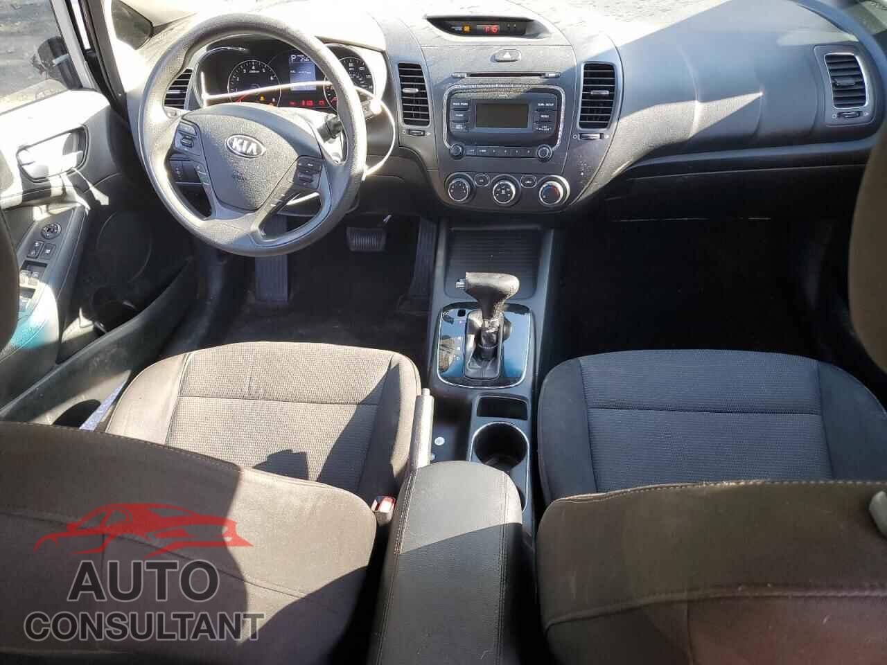KIA FORTE 2017 - KNAFK5A85H5711629