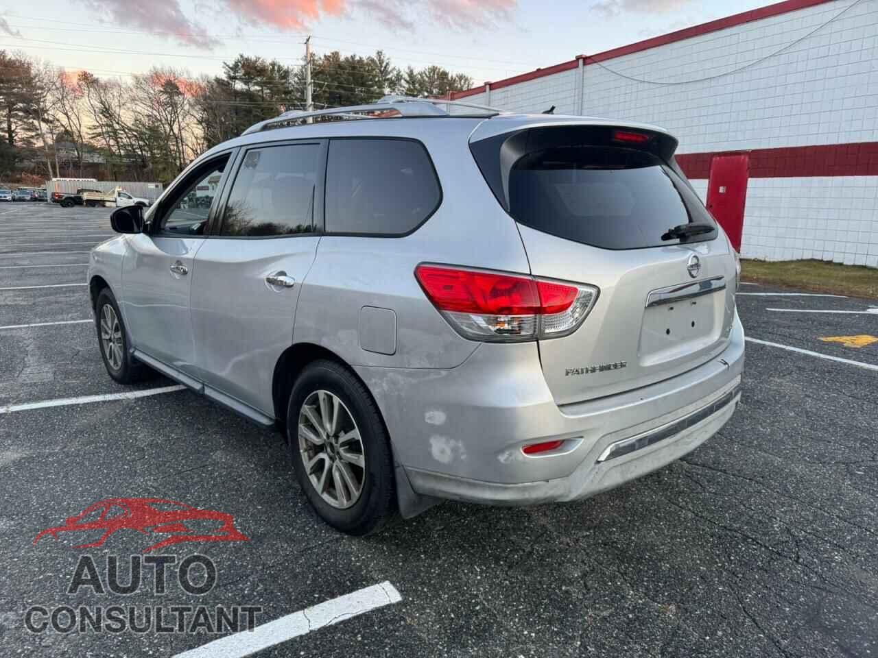 NISSAN PATHFINDER 2015 - 5N1AR2MM5FC 67 59