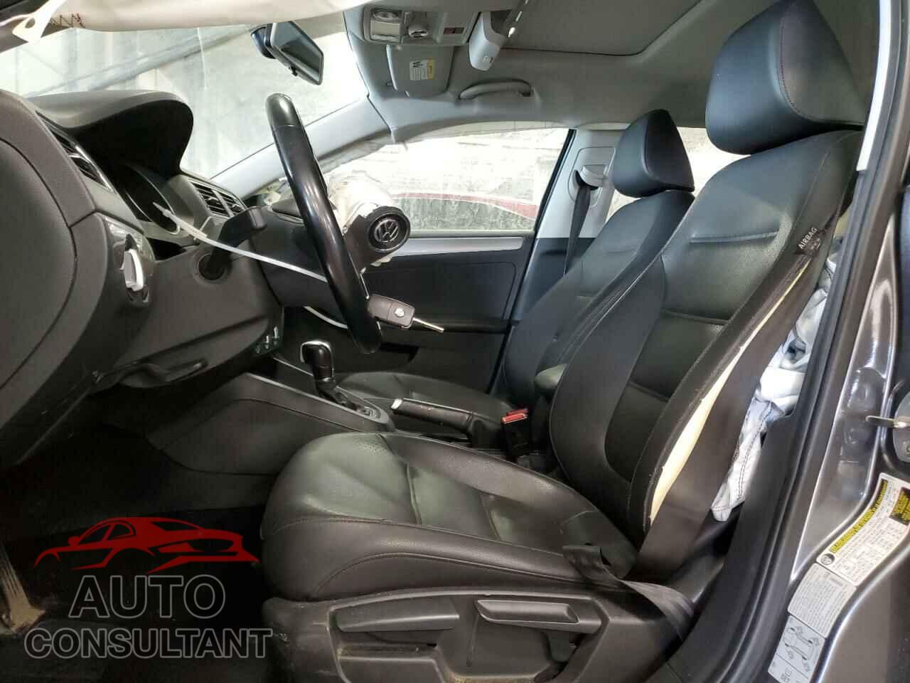 VOLKSWAGEN JETTA 2017 - 3VWDB7AJ0HM310859