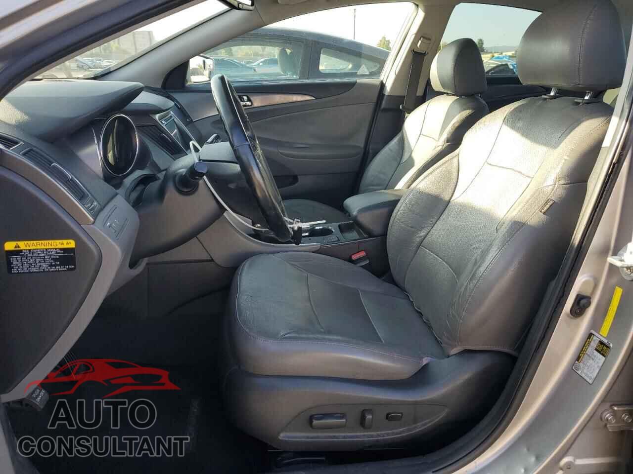 HYUNDAI SONATA 2013 - KMHEC4A49DA075152