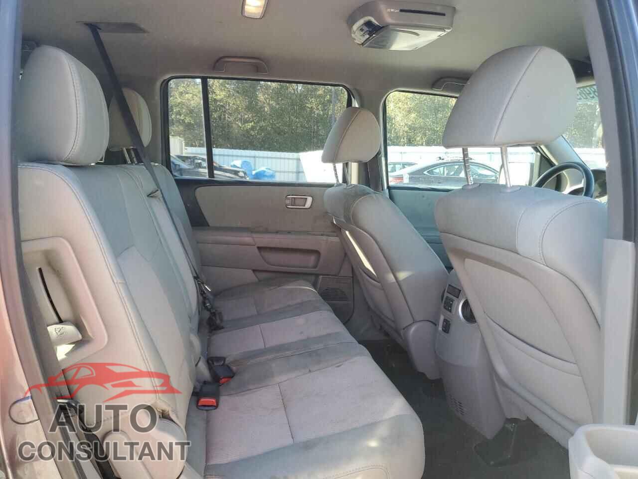 HONDA PILOT 2015 - 5FNYF3H41FB018771