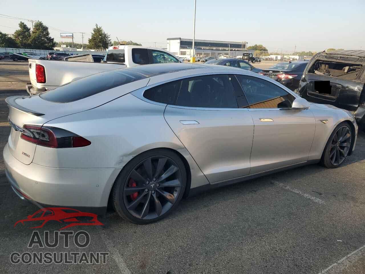TESLA MODEL S 2014 - 5YJSA1H21EFP65700