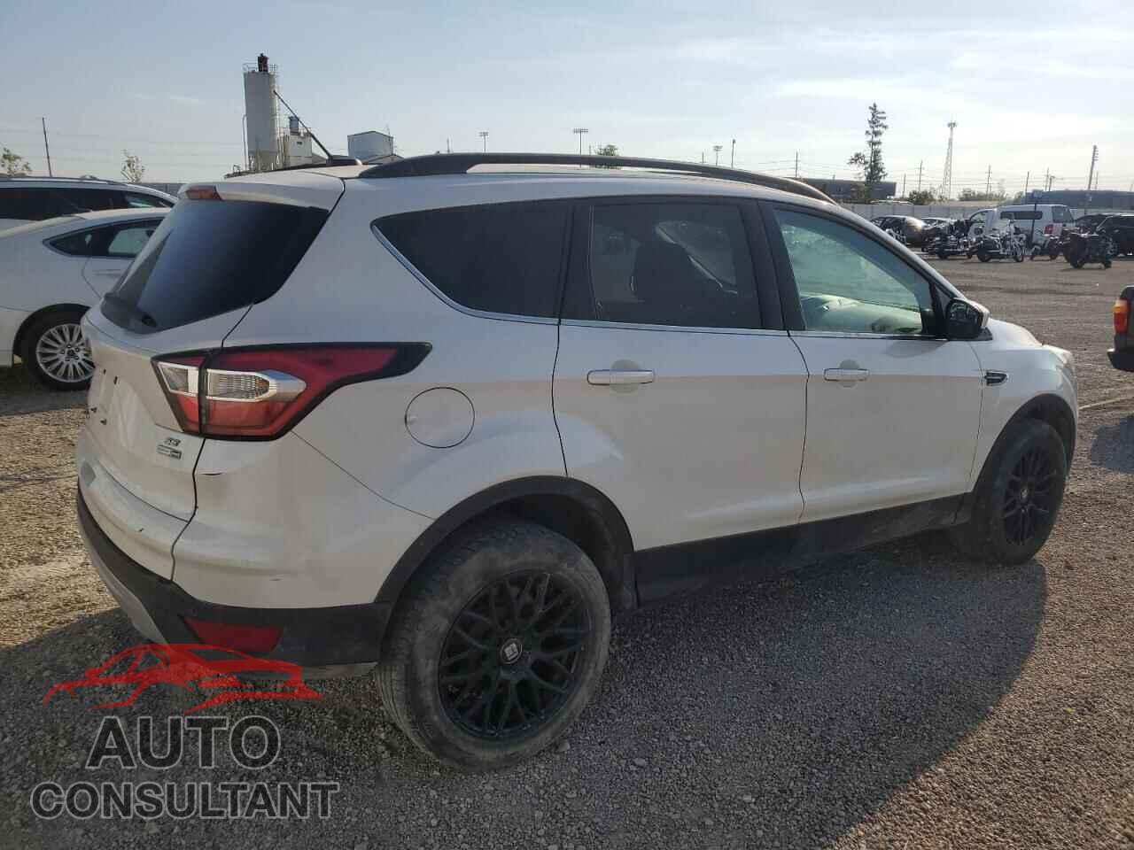 FORD ESCAPE 2017 - 1FMCU9G9XHUB24237