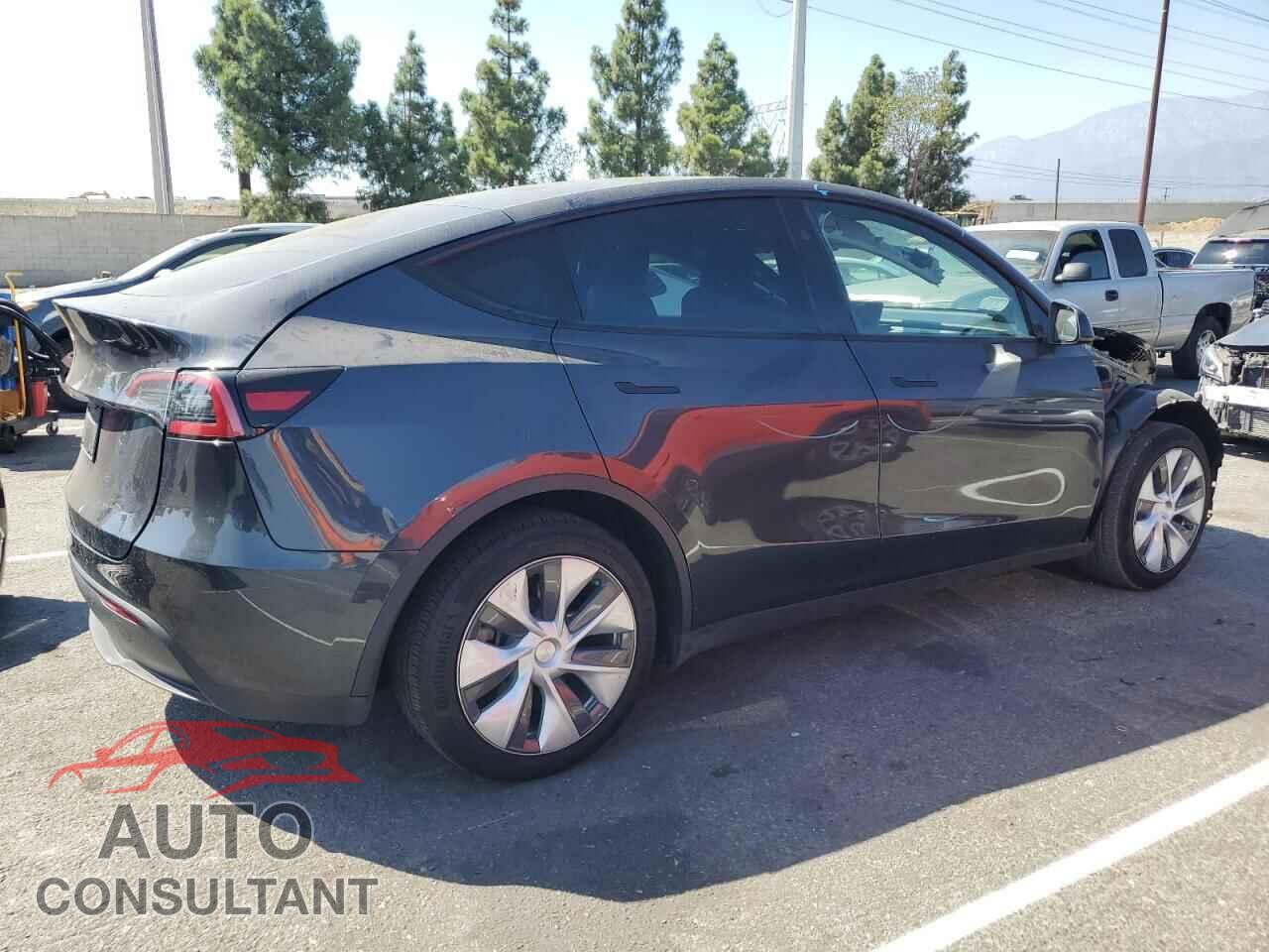 TESLA MODEL Y 2024 - 7SAYGDED1RF092643