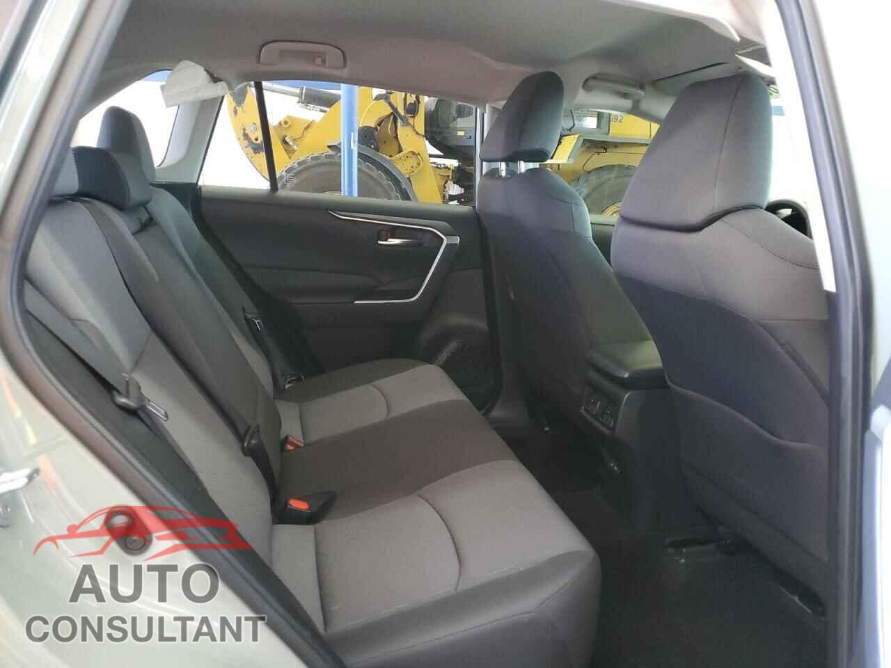 TOYOTA RAV4 2023 - JTMP1RFV5PD096648