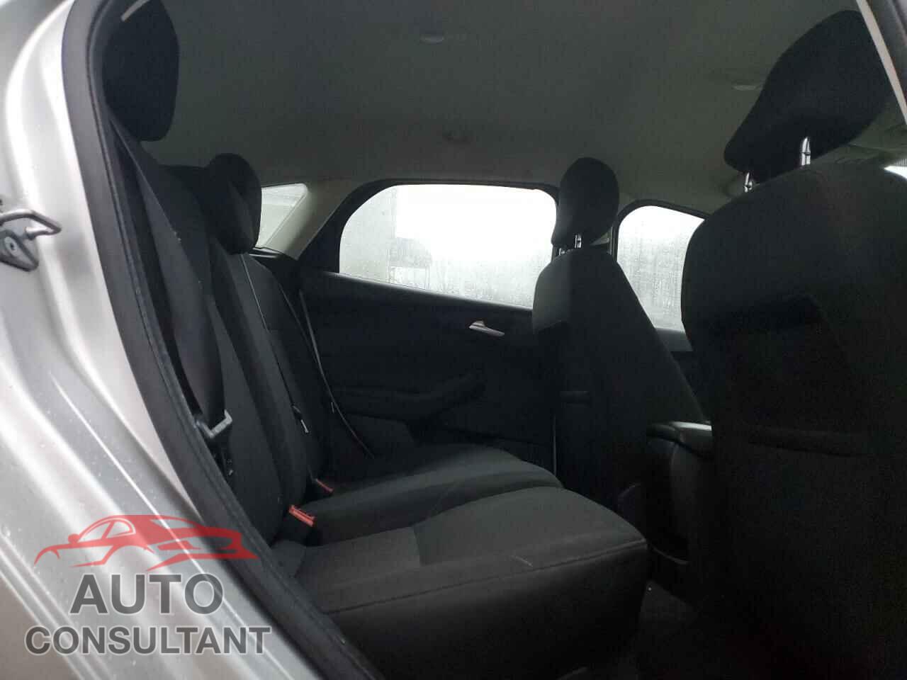 FORD FOCUS 2017 - 1FADP3K25HL259130