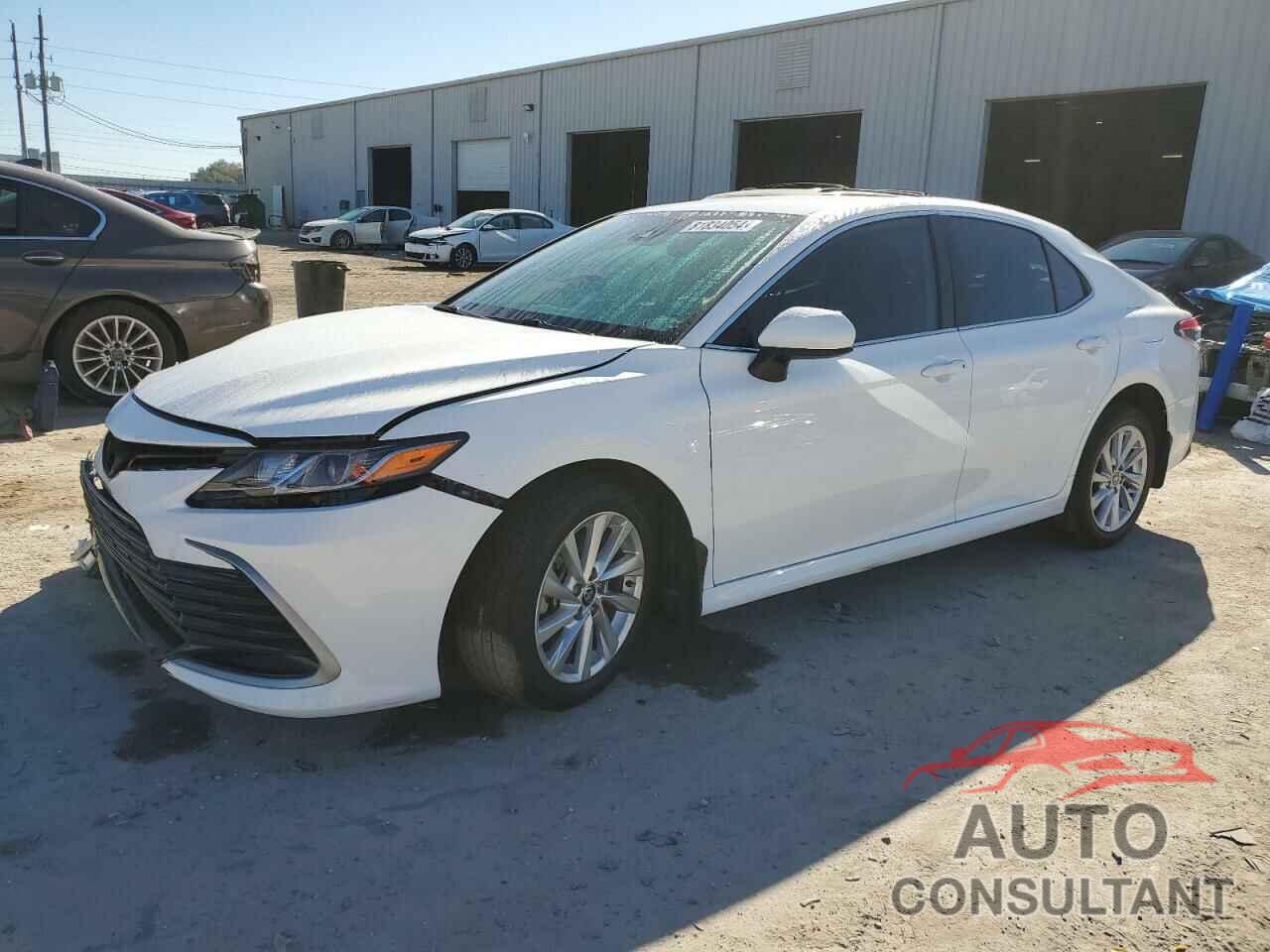 TOYOTA CAMRY 2021 - 4T1C11AK7MU562830