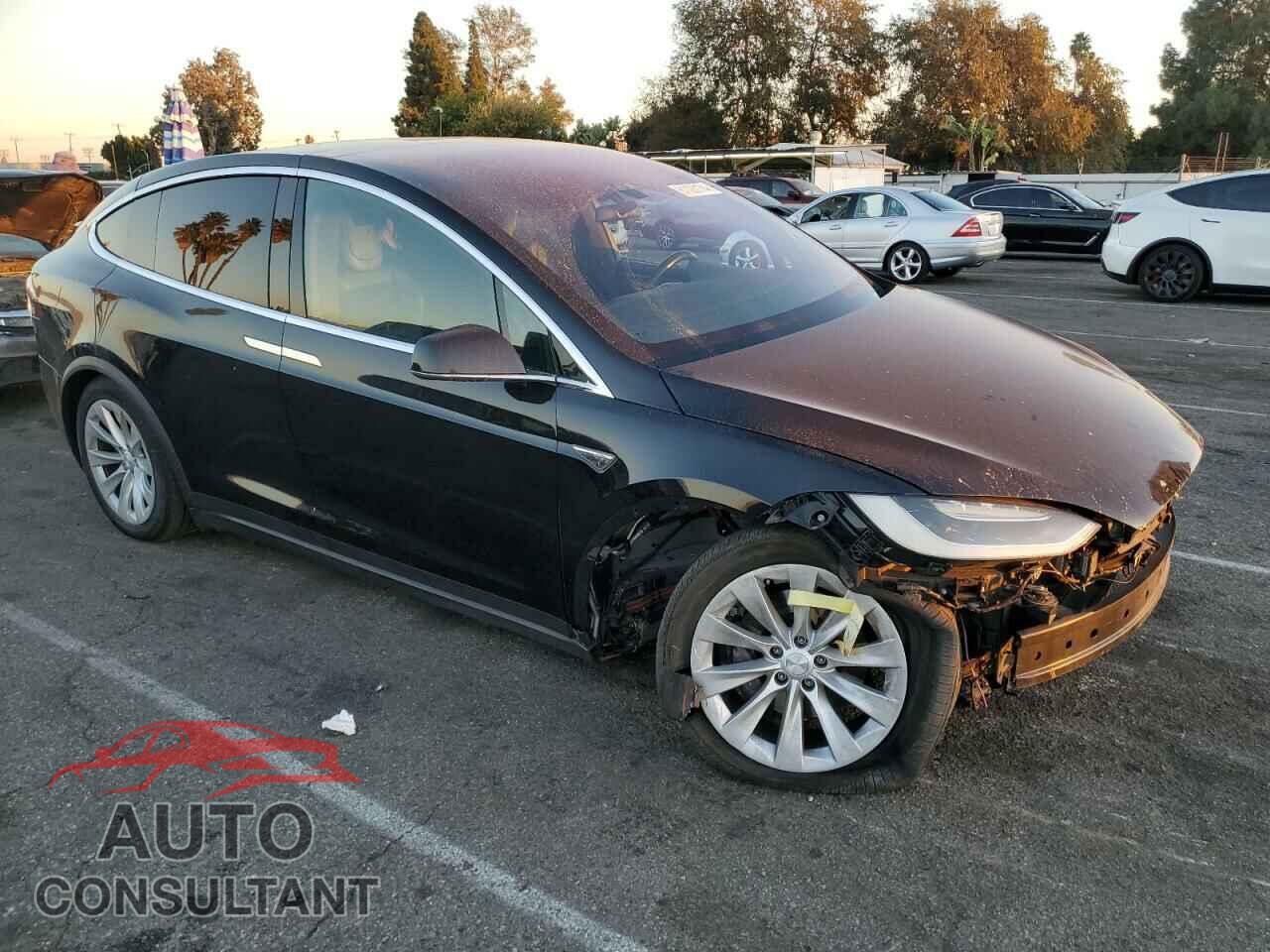 TESLA MODEL X 2016 - 5YJXCAE21GF014443