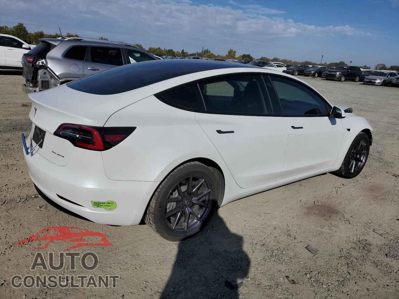TESLA MODEL 3 2022 - 5YJ3E1EB3NF326530