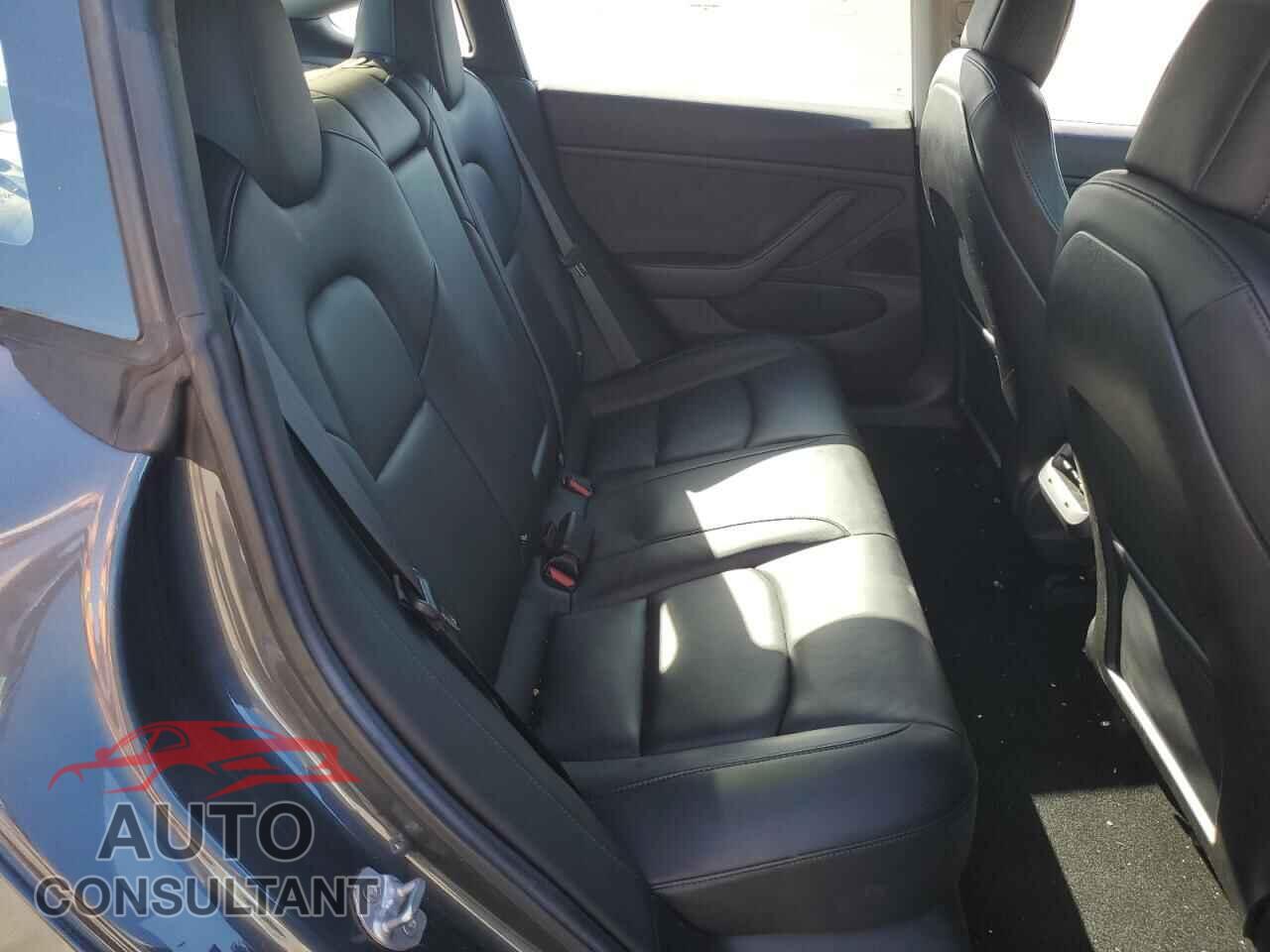 TESLA MODEL 3 2018 - 5YJ3E1EA7JF025888