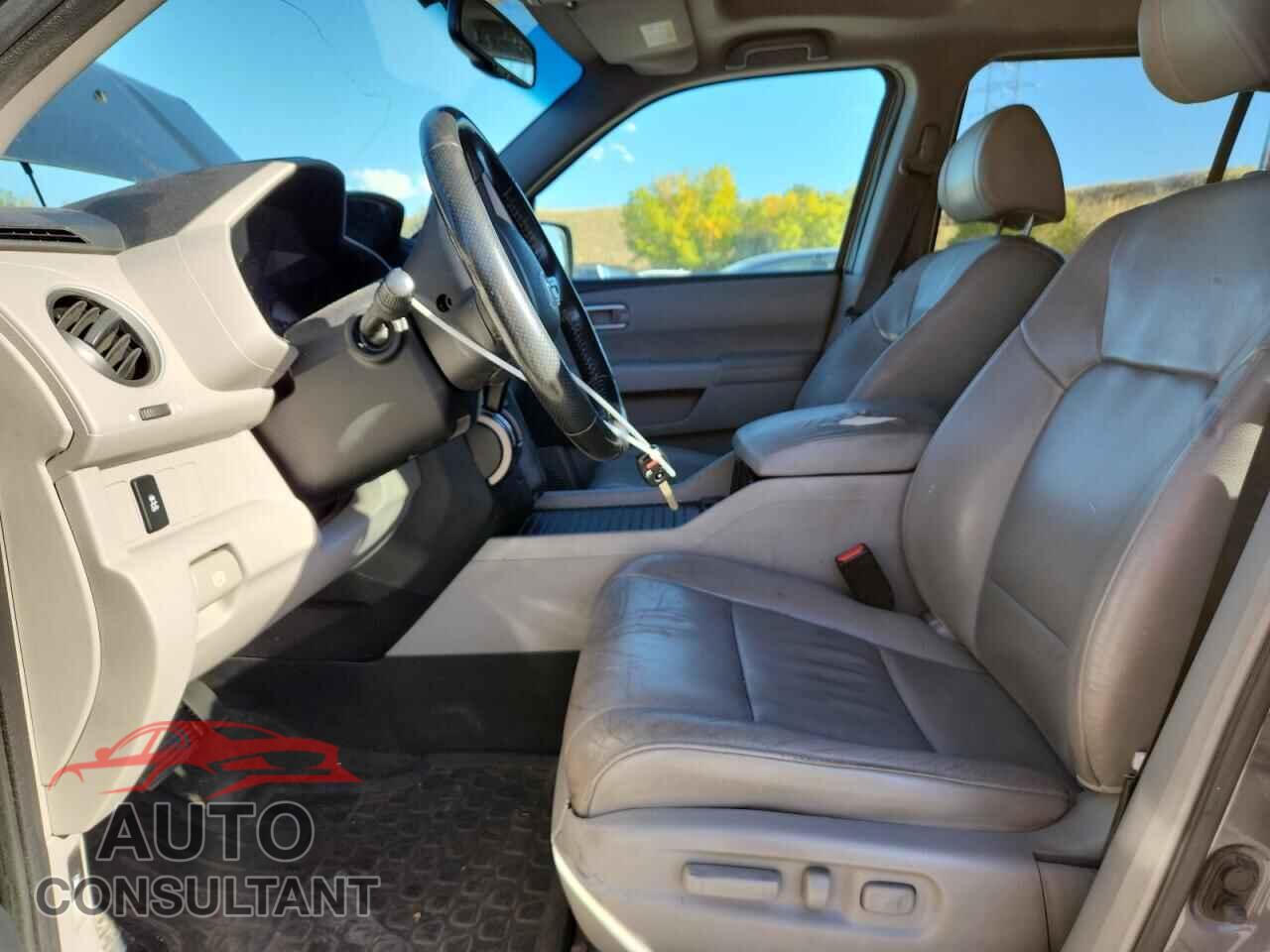 HONDA PILOT 2014 - 5FNYF4H55EB054900
