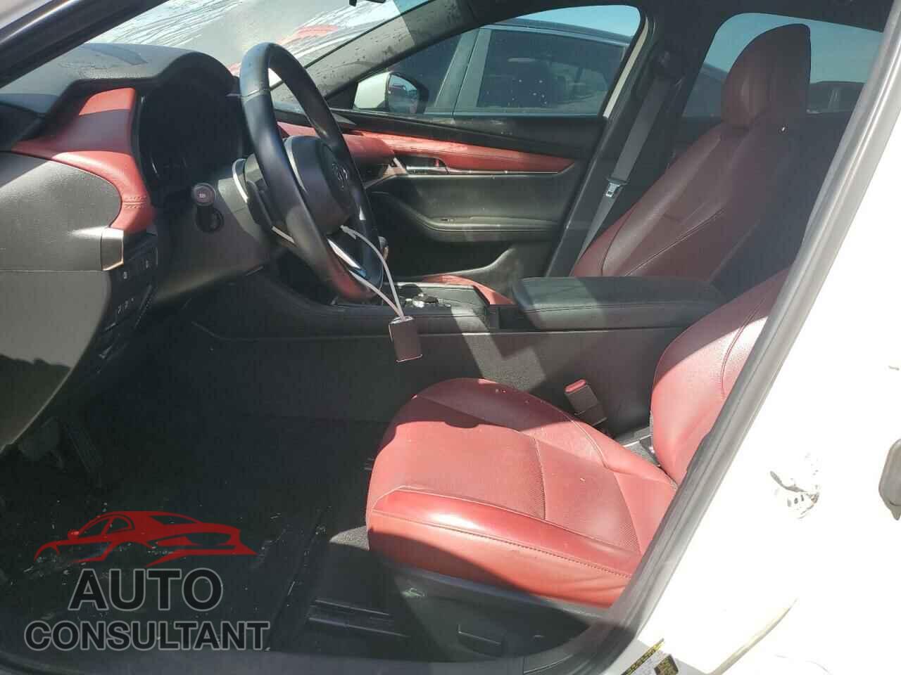 MAZDA 3 2019 - JM1BPANM1K1138715