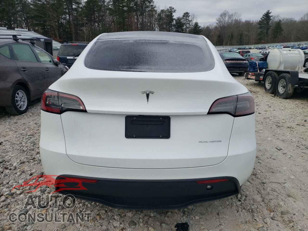TESLA MODEL Y 2024 - 7SAYGDEE0RA239959