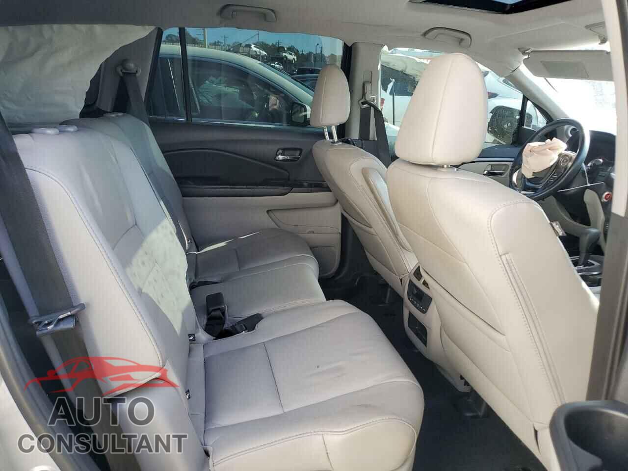 HONDA PILOT 2017 - 5FNYF5H55HB030817