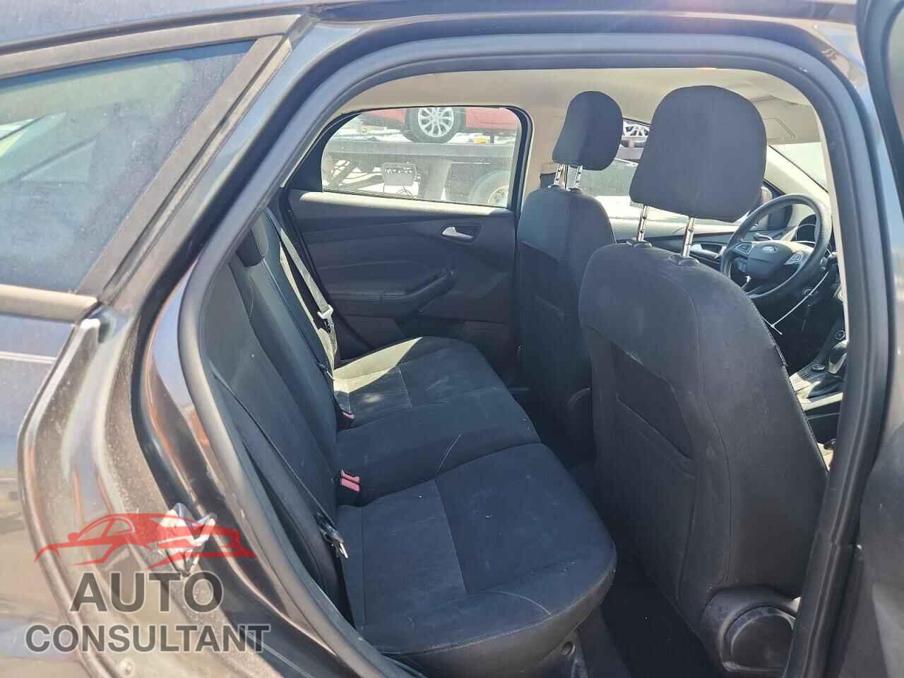 FORD FOCUS 2016 - 1FADP3K22GL217626