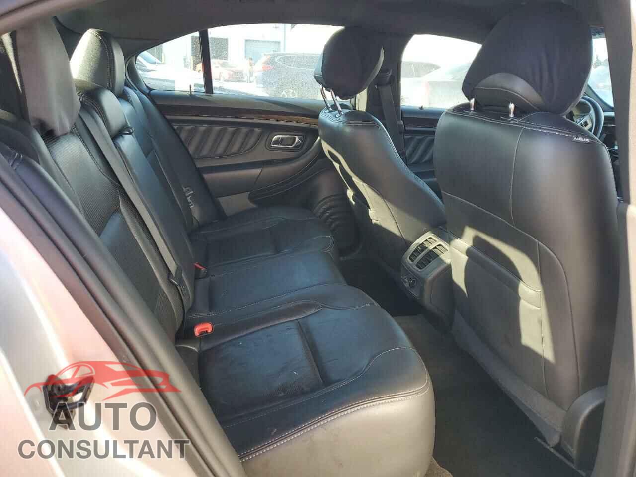 FORD TAURUS 2015 - 1FAHP2F82FG168901