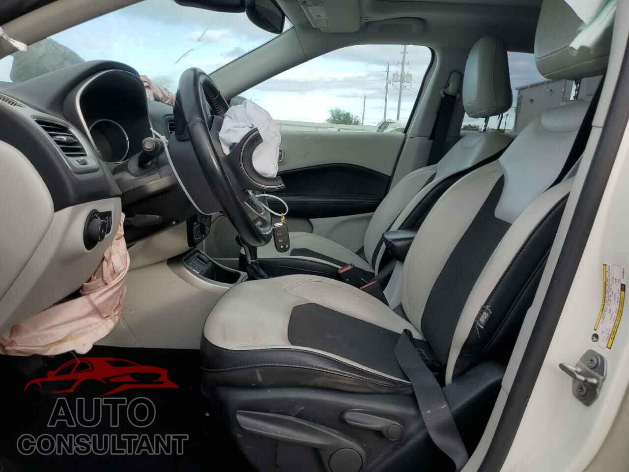 JEEP COMPASS 2019 - 3C4NJCBB7KT679516