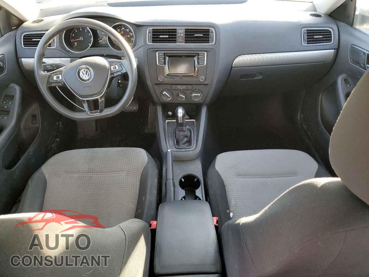 VOLKSWAGEN JETTA 2017 - 3VW2B7AJ6HM239545