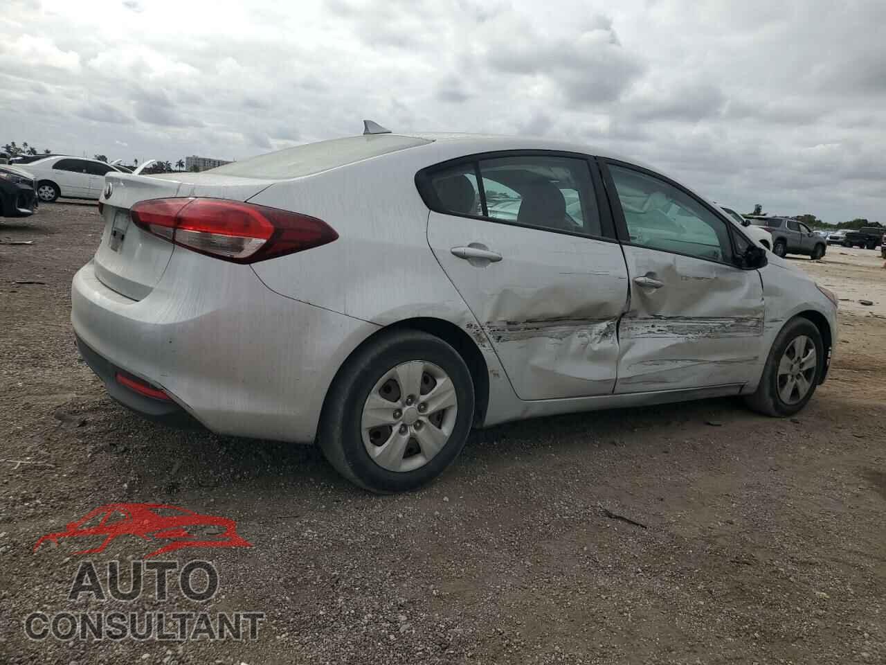 KIA FORTE 2017 - 3KPFK4A73HE011312