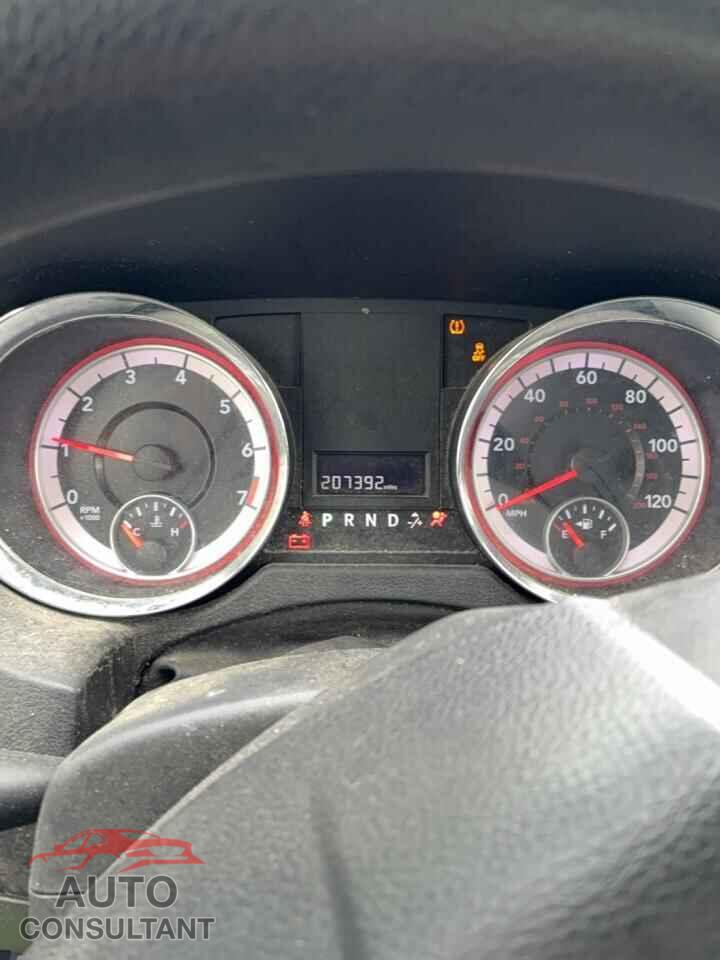 DODGE CARAVAN 2011 - 2D4RN4DG8BR771714