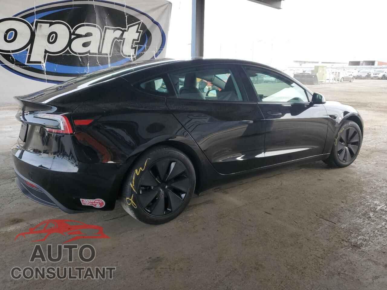 TESLA MODEL 3 2024 - 5YJ3E1EA0RF717065