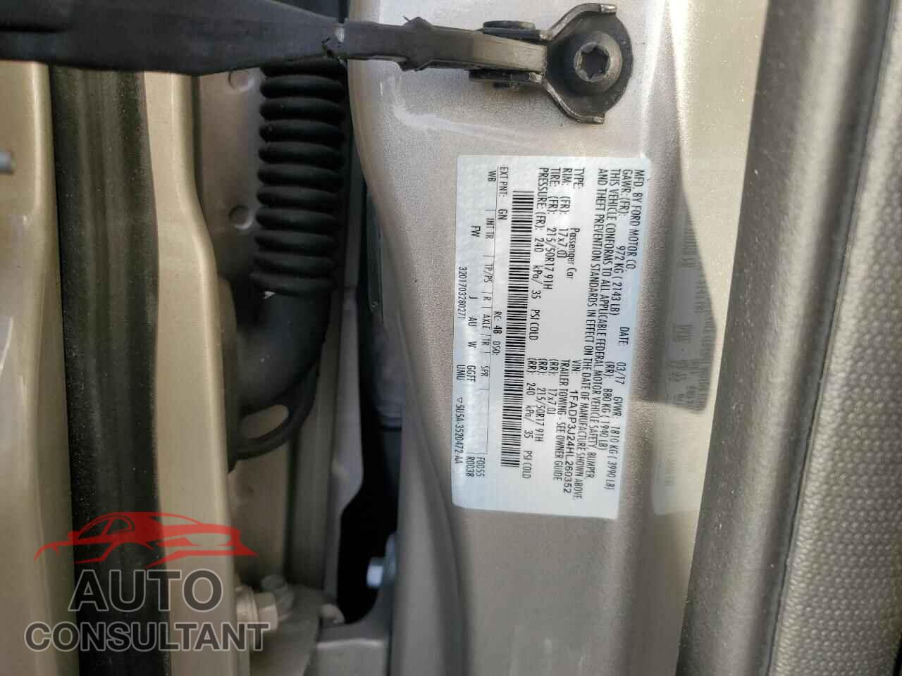 FORD FOCUS 2017 - 1FADP3J24HL260352