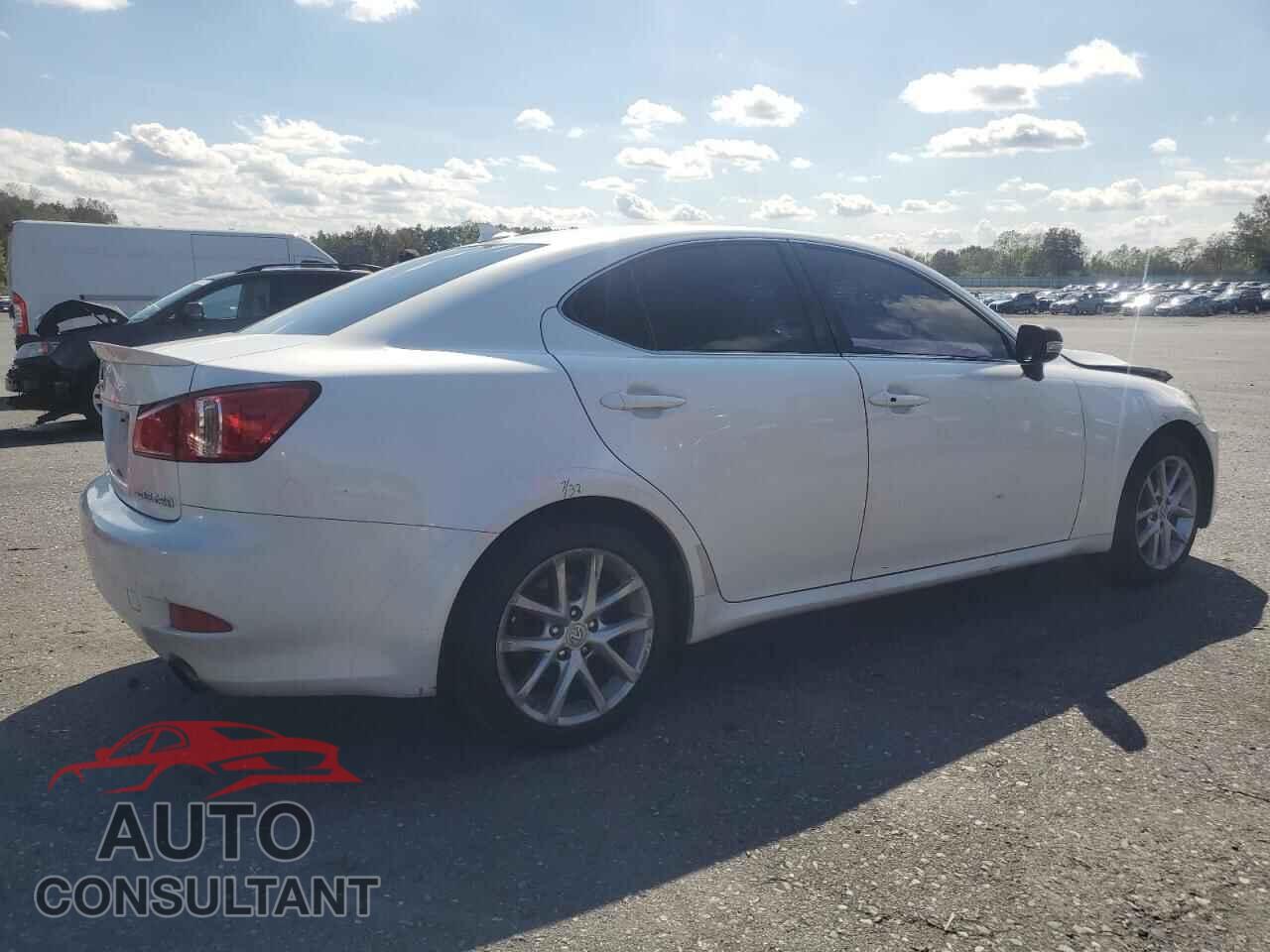 LEXUS IS 2011 - JTHCF5C24B5047655