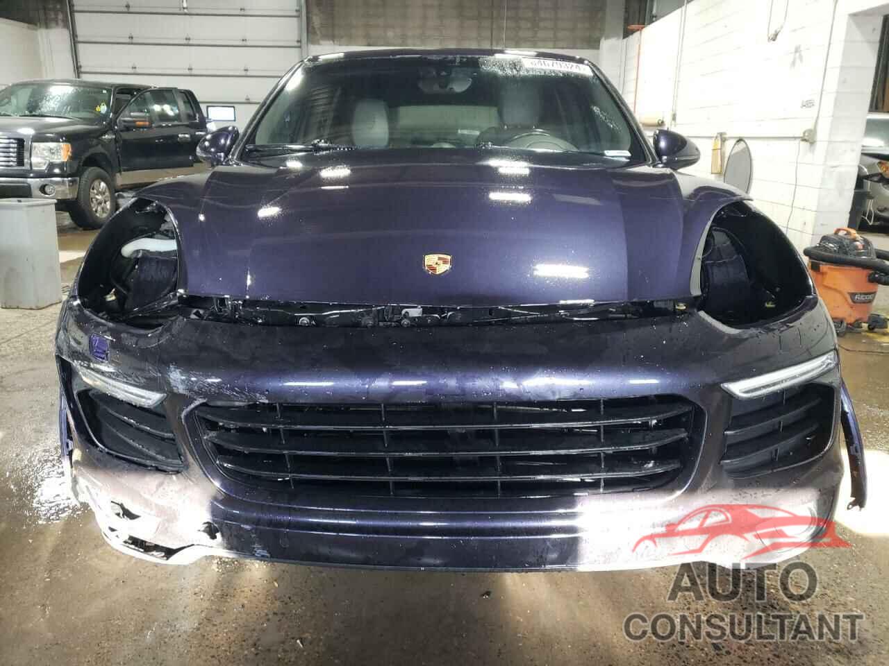PORSCHE CAYENNE 2017 - WP1AA2A24HKA83184
