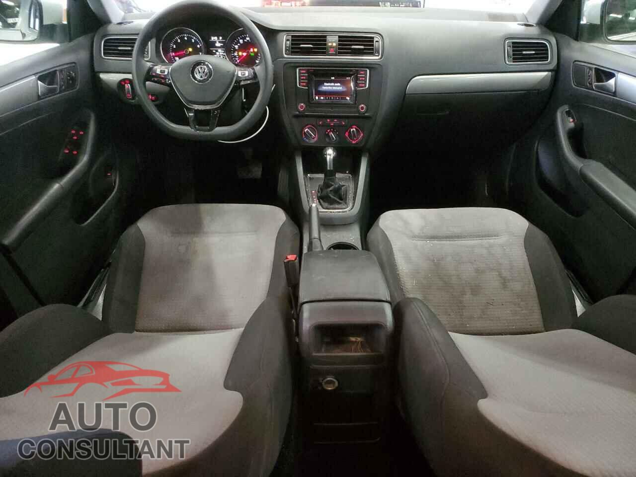 VOLKSWAGEN JETTA 2017 - 3VW2B7AJ1HM337589
