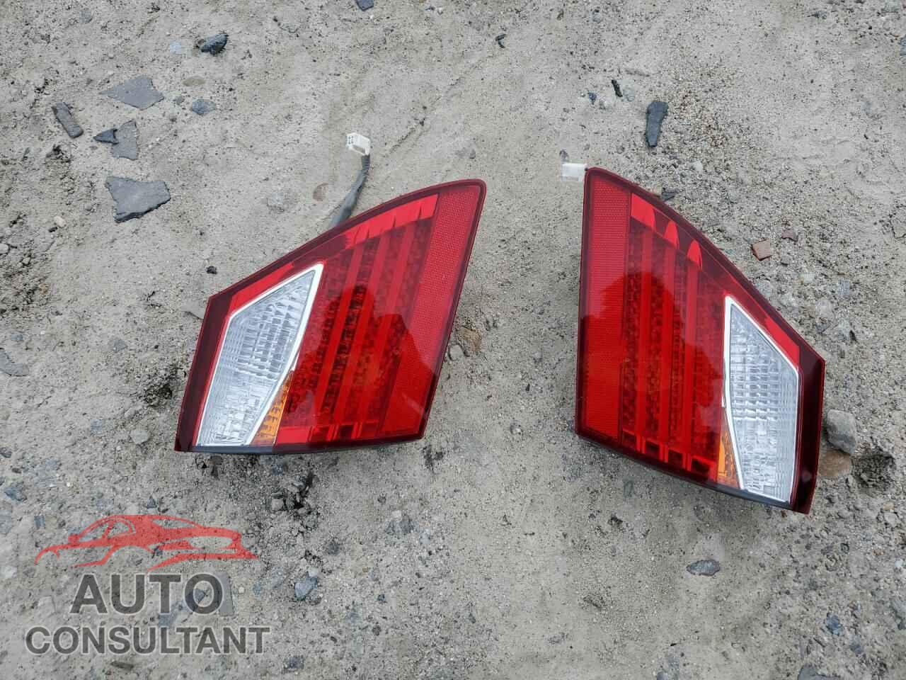 LEXUS LS460 2010 - JTHDL5EF4A5001108