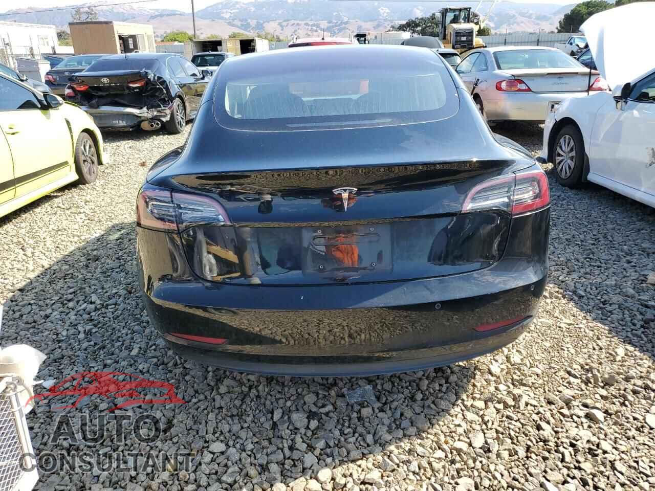 TESLA MODEL 3 2018 - 5YJ3E1EA5JF040163