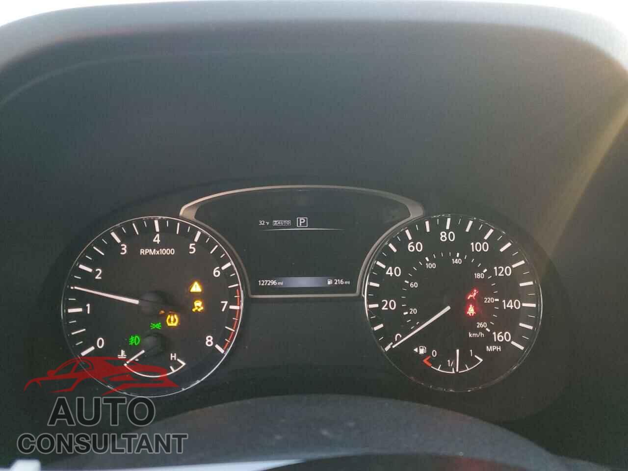 NISSAN PATHFINDER 2017 - 5N1DR2MM6HC638310