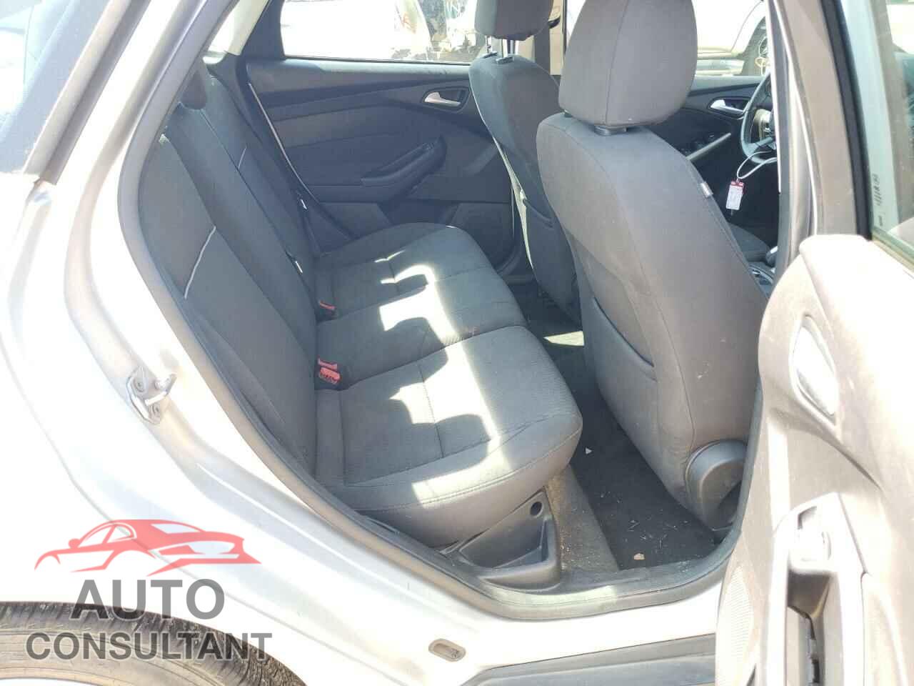 FORD FOCUS 2012 - 1FAHP3H28CL465527