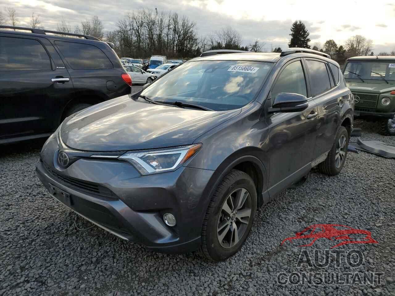 TOYOTA RAV4 2018 - JTMRFREV3JD230933