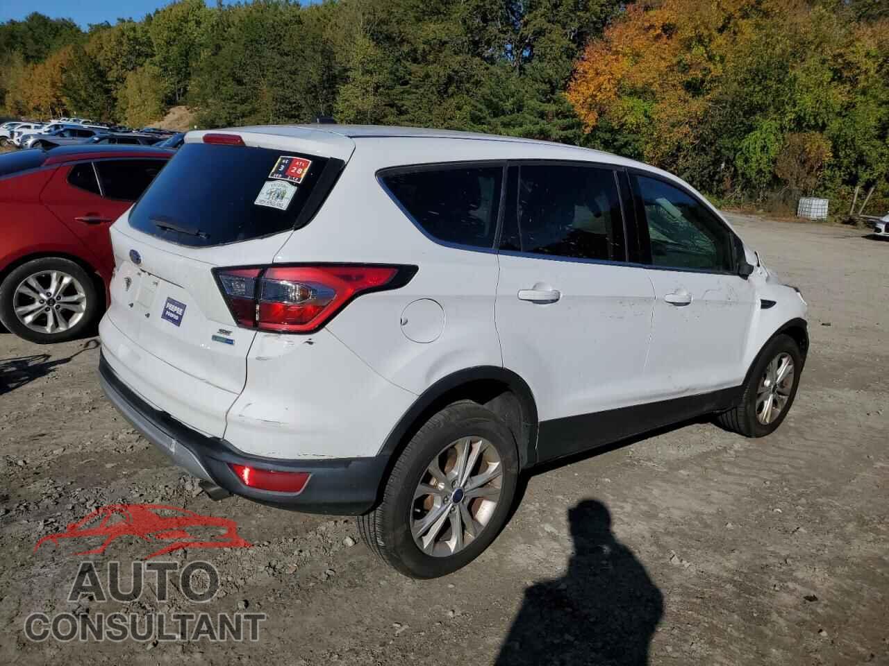 FORD ESCAPE 2017 - 1FMCU9GD6HUC28440
