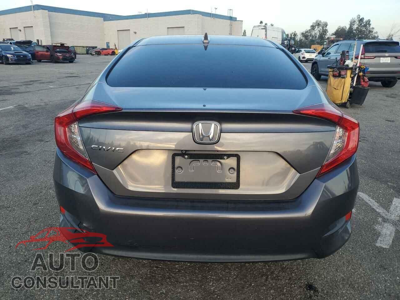 HONDA CIVIC 2018 - 2HGFC2F77JH608534