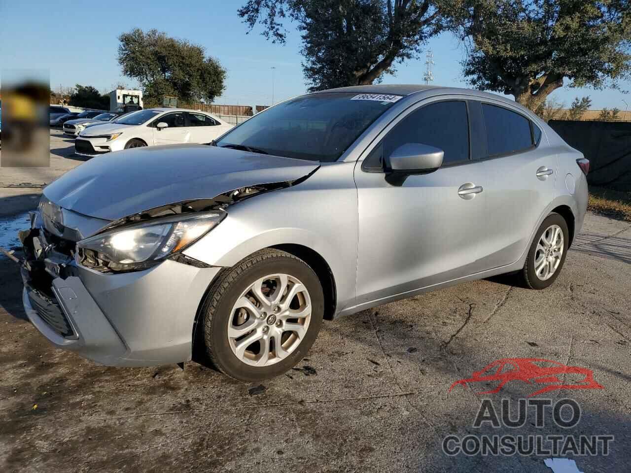 TOYOTA YARIS 2018 - 3MYDLBYV9JY327977