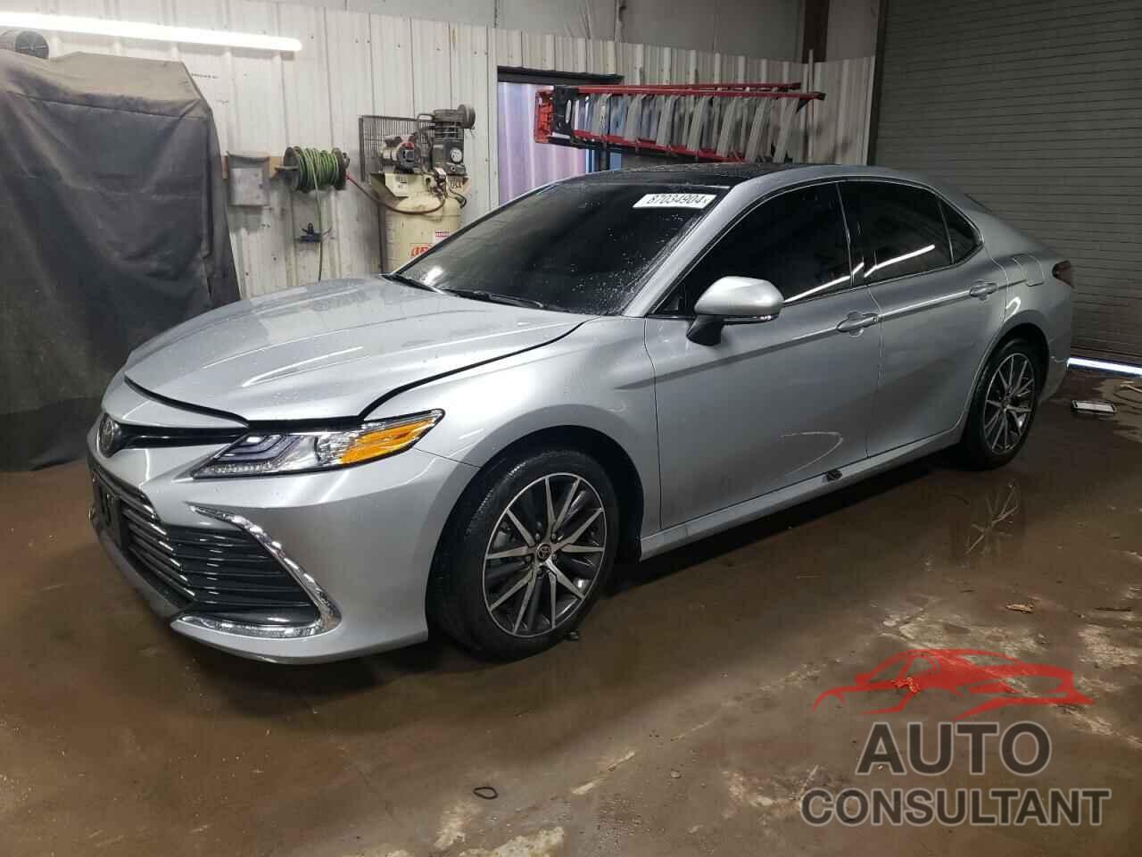 TOYOTA CAMRY 2024 - 4T1F11BK0RU108244