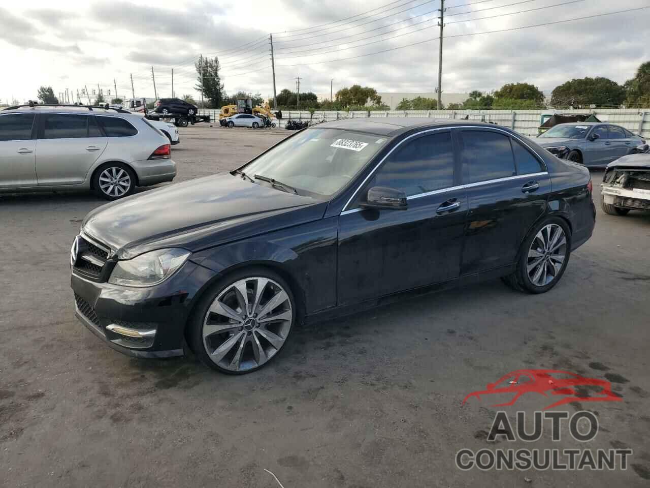 MERCEDES-BENZ C-CLASS 2012 - WDDGF4HB0CR216737