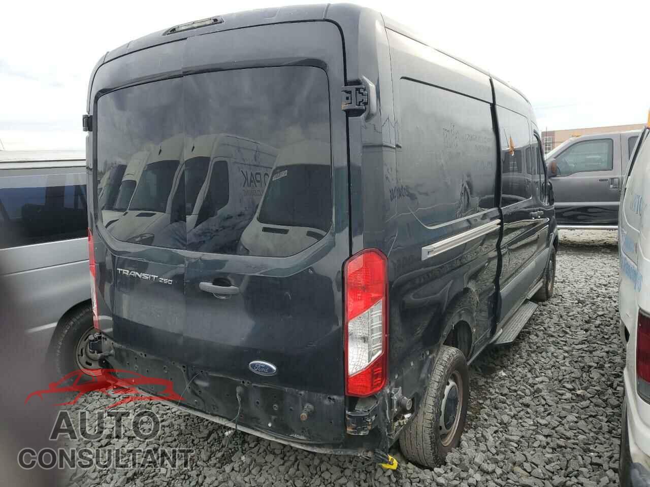 FORD TRANSIT 2015 - 1FTYR2CM5FKA73574