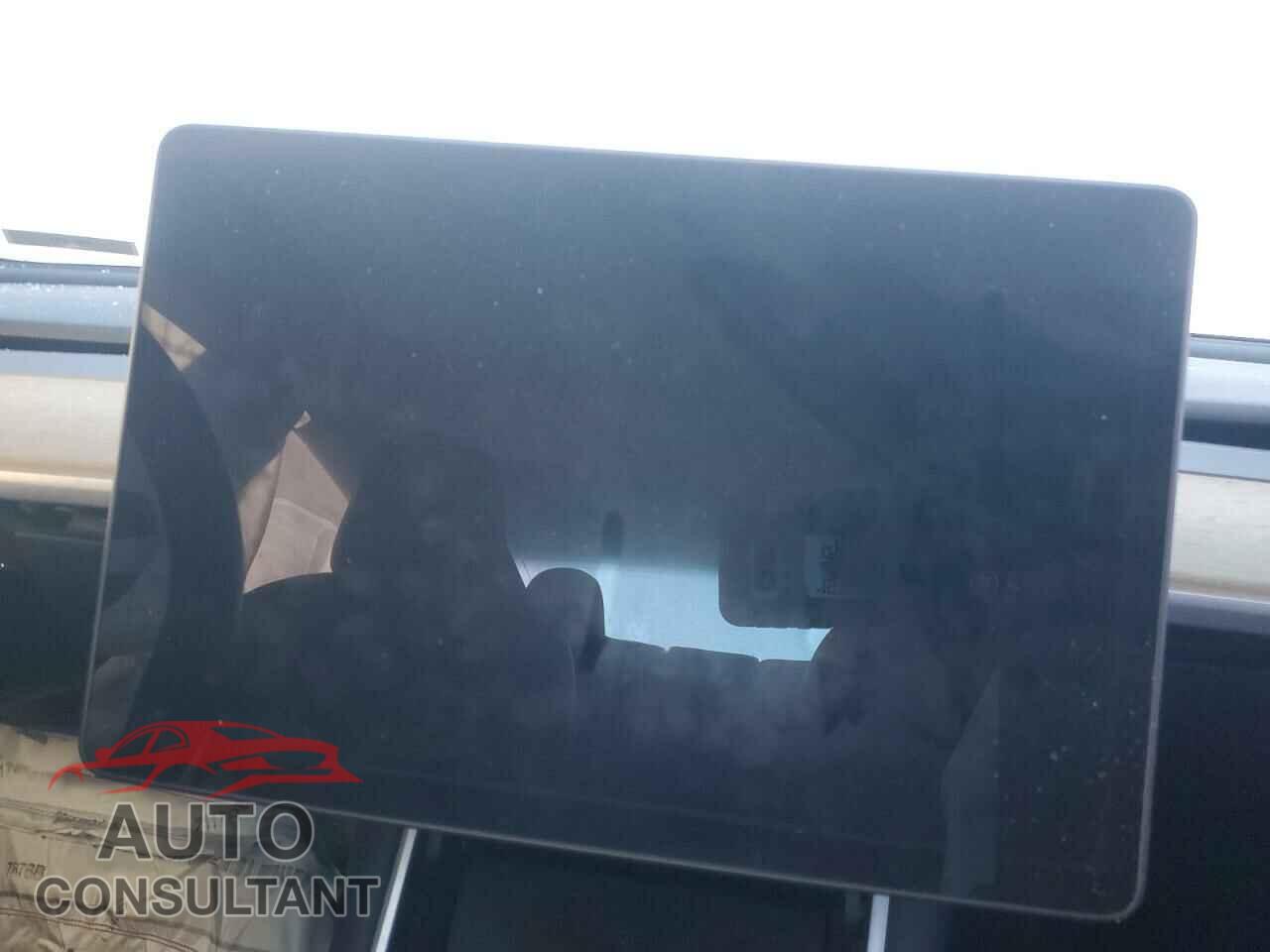TESLA MODEL 3 2018 - 5YJ3E1EAXJF030423