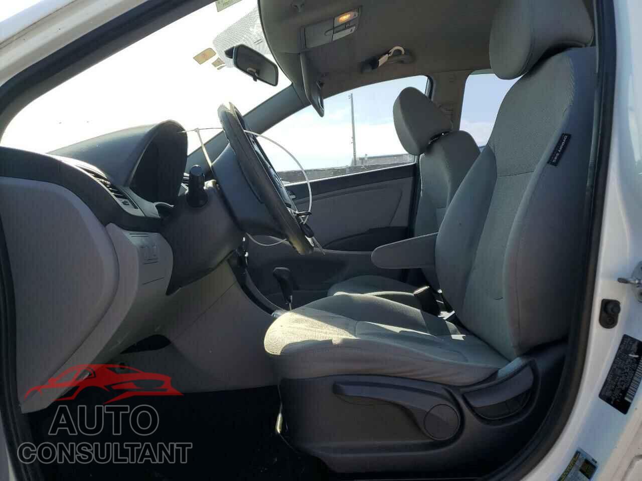 HYUNDAI ACCENT 2013 - KMHCT5AE0DU118118
