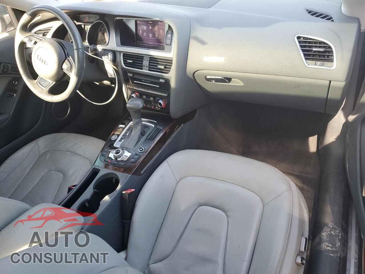AUDI A5 2013 - WAULFAFR8DA042923