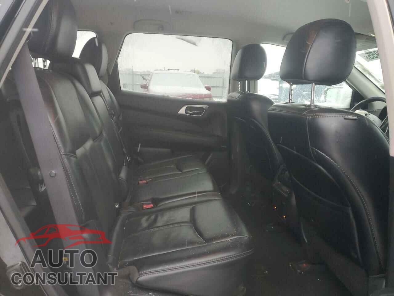 NISSAN PATHFINDER 2017 - 5N1DR2MM9HC678560