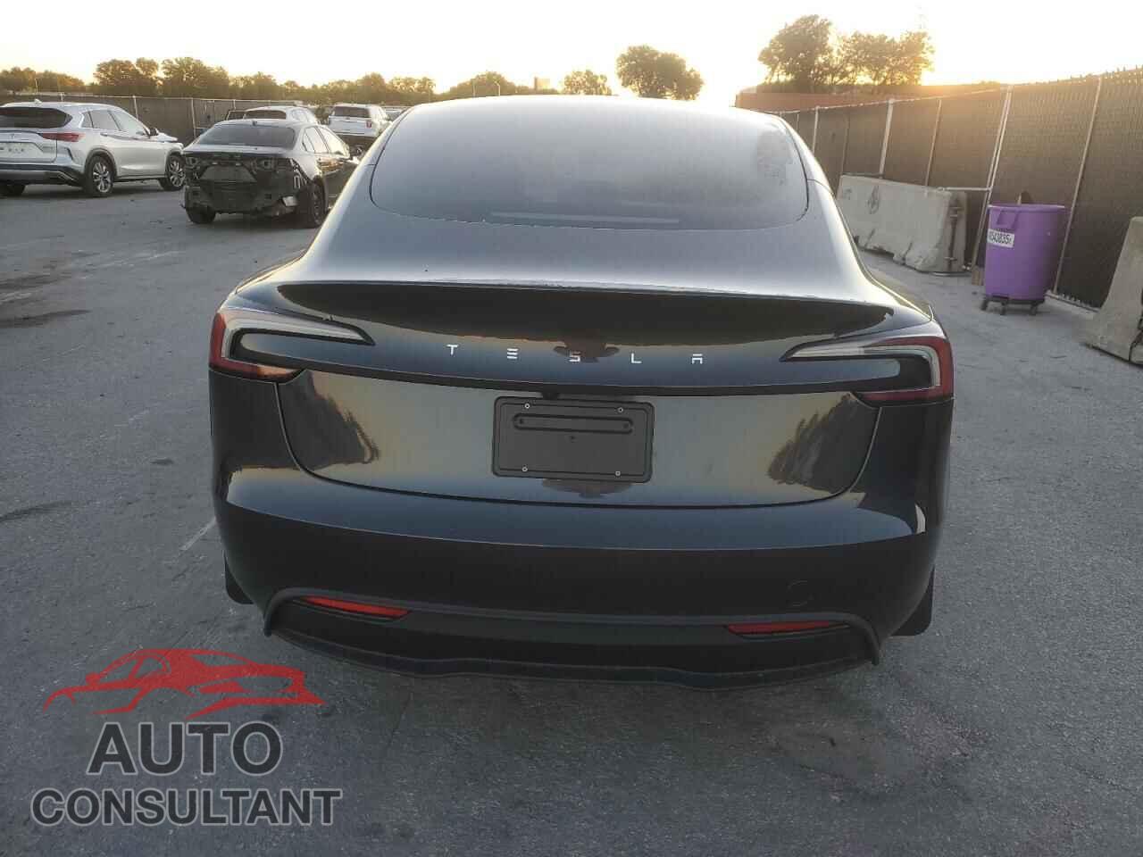 TESLA MODEL 3 2025 - 5YJ3E1EA0SF066963