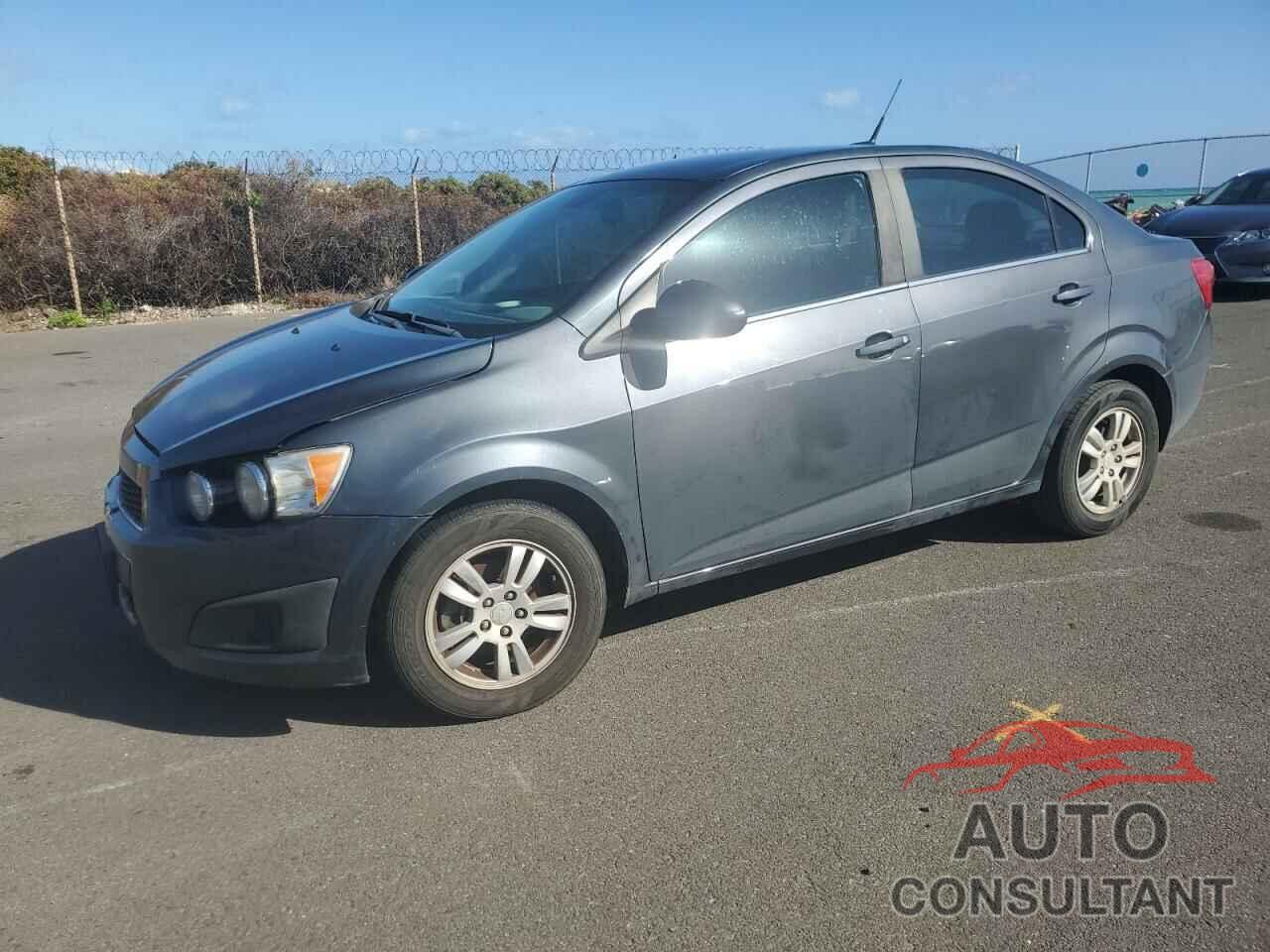 CHEVROLET SONIC 2013 - 1G1JC5SB7D4100756