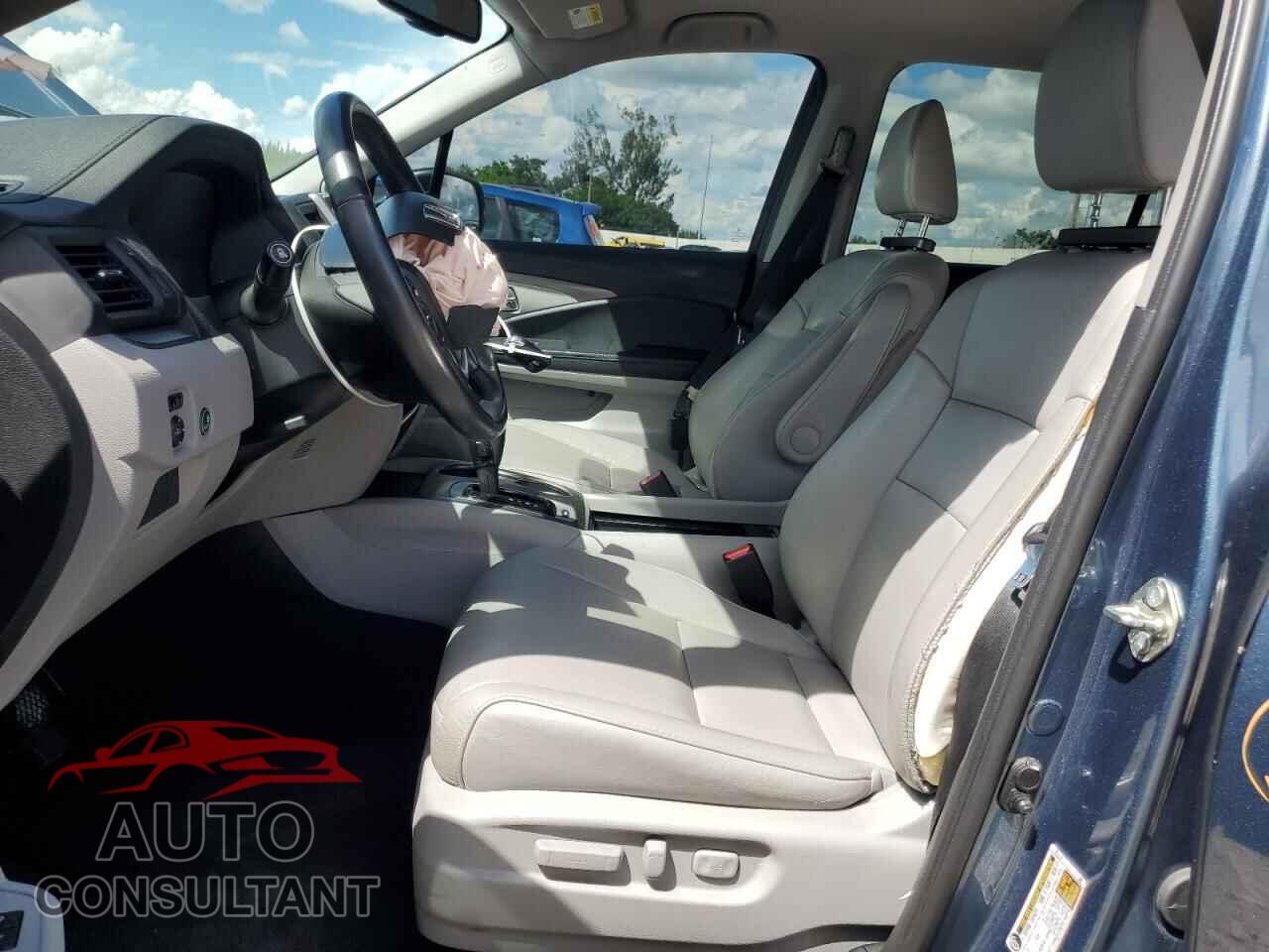 HONDA PILOT 2017 - 5FNYF5H53HB040469