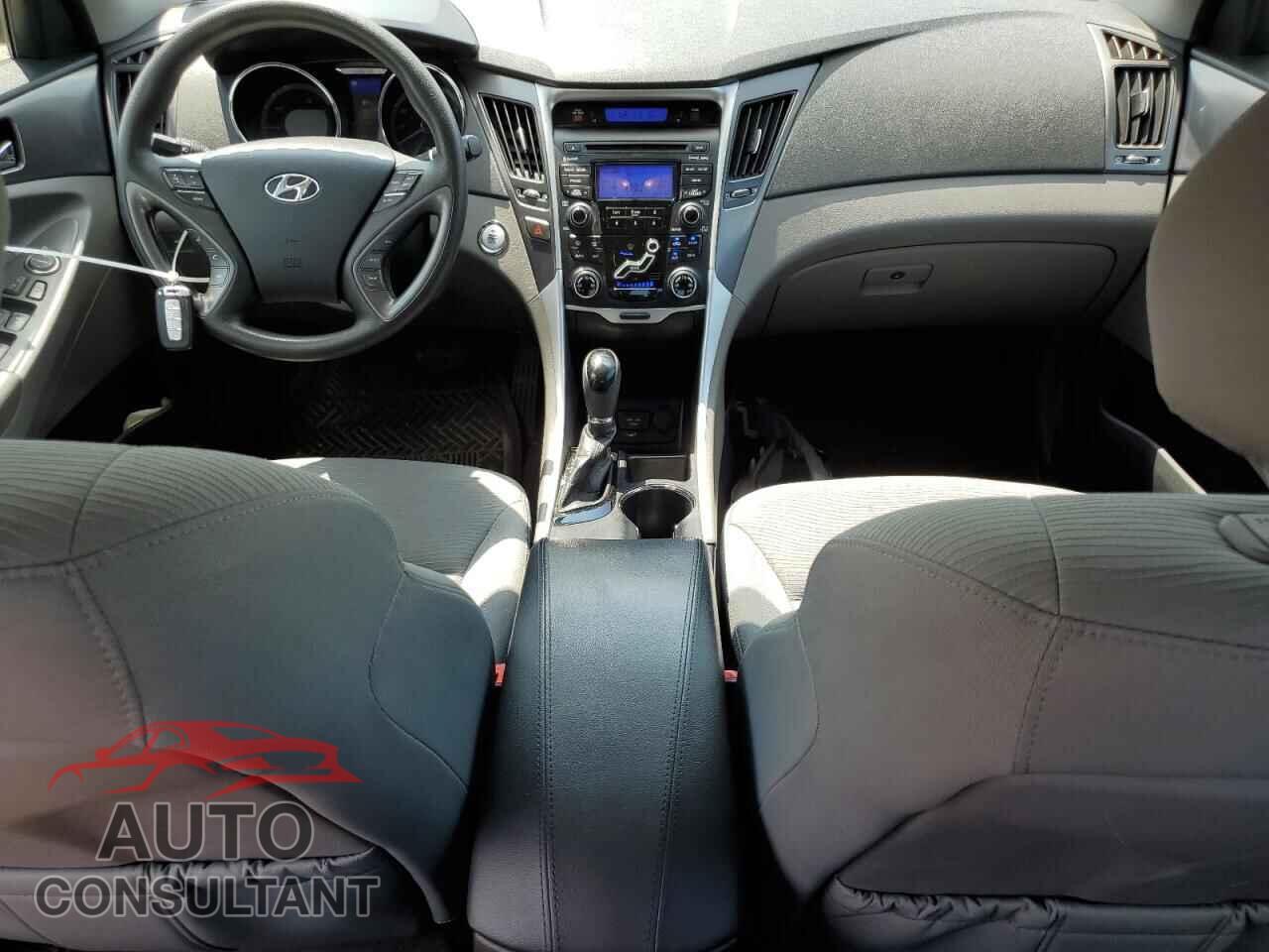HYUNDAI SONATA 2013 - KMHEC4A45DA077867
