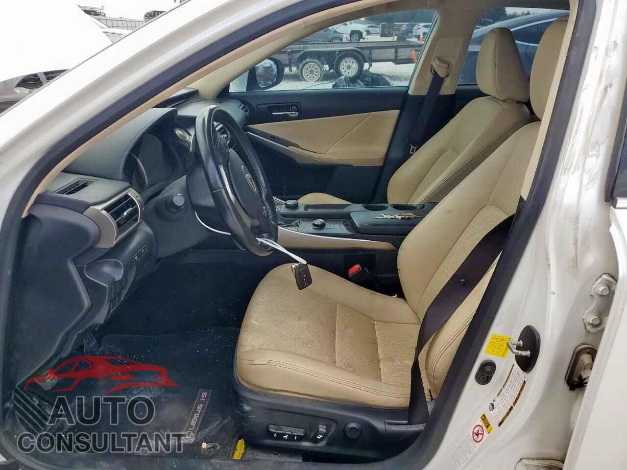 LEXUS IS 2016 - JTHBA1D24G5005589